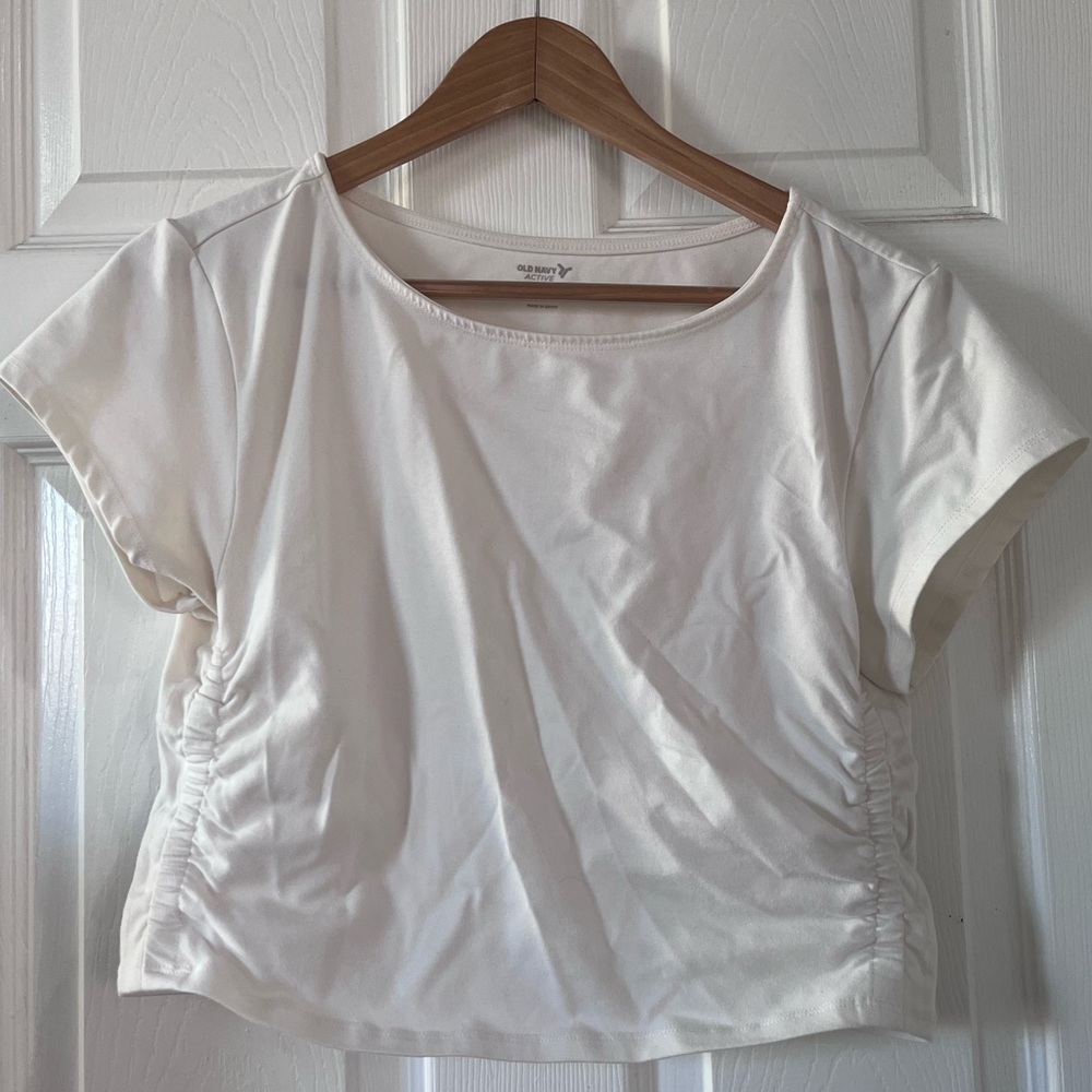 Cropped White/Cream Old Navy Activewear Top- size large